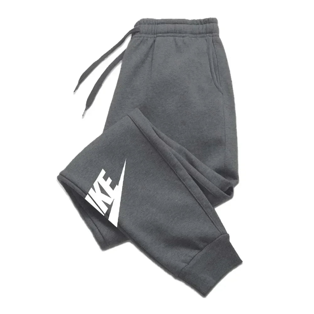 Stylish lounge/activewear
